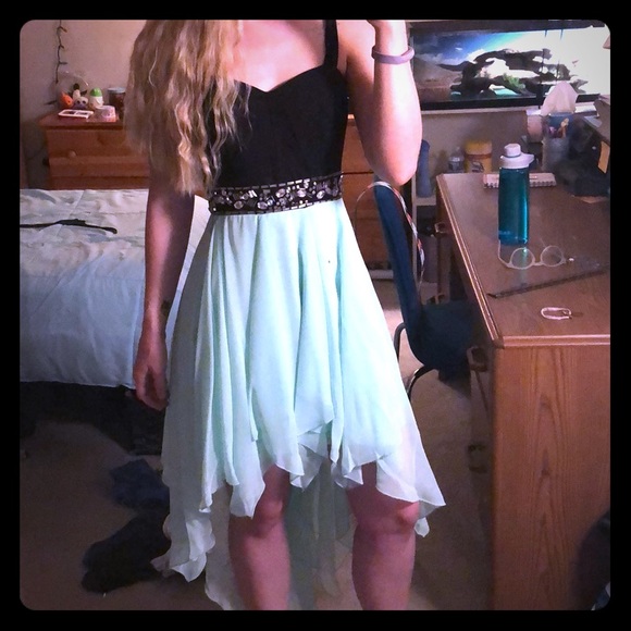 High-low flowy dress 👗 - Picture 1 of 8